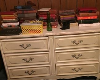 Dresser (Matching desk/hutch, night stand, and mirror not pictured)