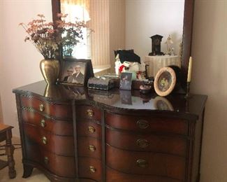 dresser with mirror to match