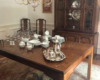 you can host dignitaries with this dining room set