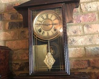 cool mantle clock with all the working guts