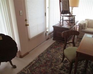 Kermin rug, carved chest, Baker table with 2 chairs