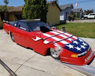 #153: Funny Car Dragster with Fiberglass Body, BAE Aluminium Block, More info and Photos Coming Soon!
Engine is apart. Centerline wheels front and back. 