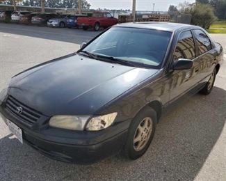 #141: 1999 Toyota Camry CURRENT SMOG!! SEE VIDEO!! Located in Perris, CA
Cold A/C!
Pick up is in Perris, CA 

Estimated DMV Registration: $211 and $70 doc fees. CA title in hand.  