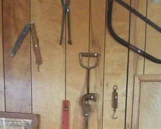 ANTIQUE HAND TOOLS