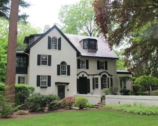 STUNNING WELLESLEY HOME