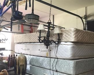 Mattress sets, queen, barely used