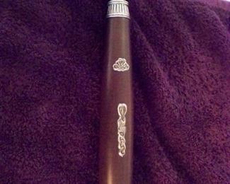 Other side of handle, missing a piece.