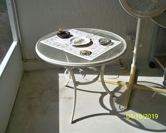 Round Patio Table