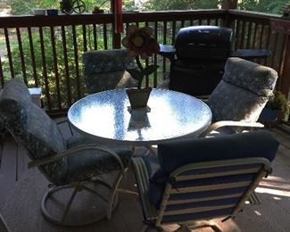 Nice outdoor set with swivel base chairs