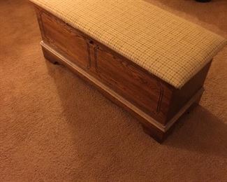 Lane cedar chest - Very nice