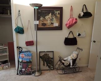 Wardrobe hand bags