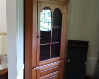Very nice corner cabinet