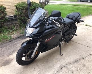 YAMAHA 2011 FZ6R MOTORCYCLE