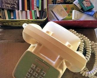 AHH036 Vintage Phone & Matchbooks