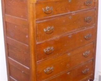 ANTIQUE OAK CHEST 