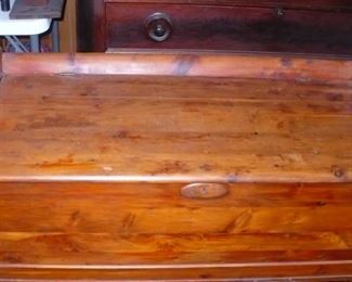 CEDAR CHEST WITH DRAWER