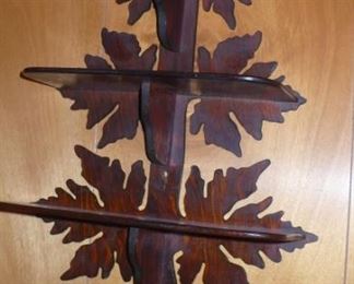 WOODEN LEAF SHELF