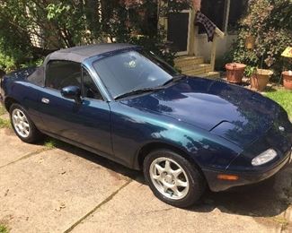 Convertible Mazda Miata 1996