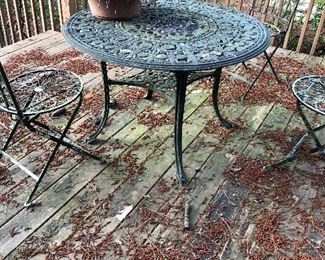 Vintage iron table with 4 chairs