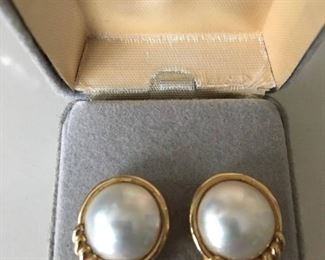 14 karat gold and pearl earrings
