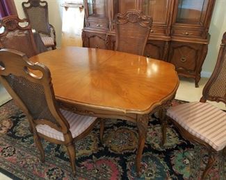 Diningroom table and six chairs