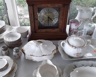 Howard Miller Clock
Porcelains
Christmas Plates