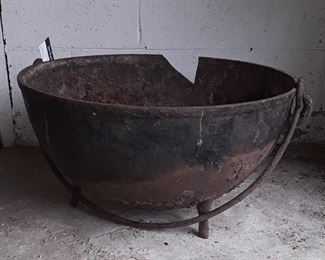 Old Cauldron Would Make a Great
Planter!
