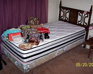 Twin size bed