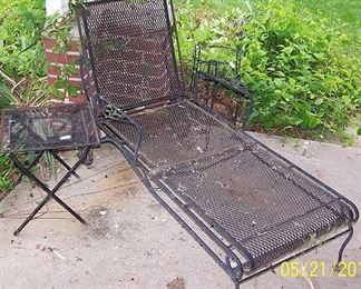 Iron chaise
