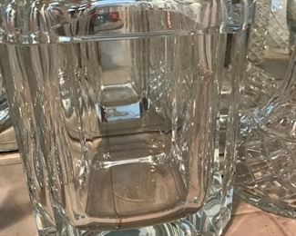 SQUARE LUCITE ICE BUCKET