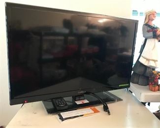 SMALL FLAT SCREEN TV