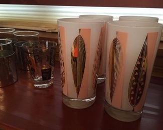 Set of 4 Collins glasses in gold leaf and pink by Fred Press