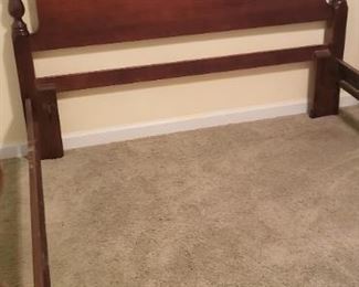 Cherry Wood Full Size Traditional American Bed