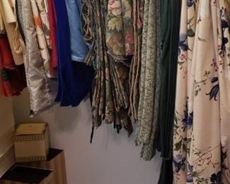 Throws and Tablecloths