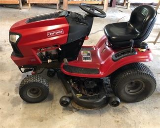 Craftsman 48” Cut Riding Lawn Mower (clean and in great condition/new battery)