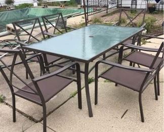 Patio Table and Chairs https://ctbids.com/#!/description/share/158381
