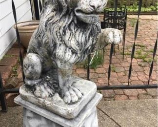 Lion Statues https://ctbids.com/#!/description/share/158397