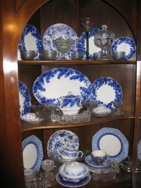 Grindley Argyle flow blue platter, 4 salad plates, 3 saucers, and sugar bowl with lid