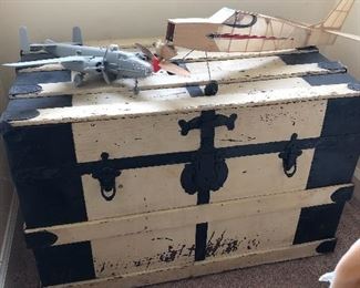 Vintage trunk, model airplanes