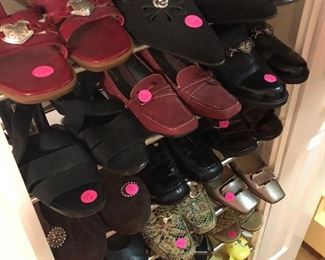 Ladies shoes-so. 7.5M better brands such as Brighton Shoes