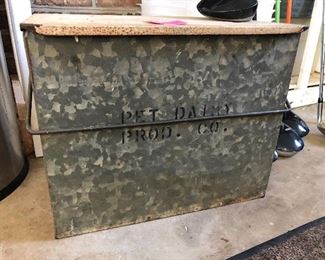vintage Pet Dairy carrier