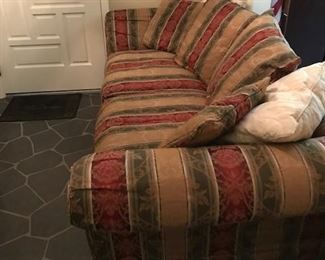 very clean and Comfortable sofa