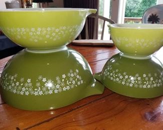 Vintage Pyrex, 4pc Set, Spring Blossom? Excellent Condition