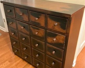Gorgeous Pier One Accent Table