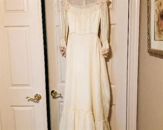 VINTAGE WEDDING DRESS