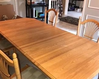 SOLID OAK DINING TABLE WITH 6 CHAIRS                                                                              