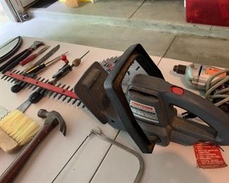 CRAFTSMAN BUSHWACKER ELECTRIC 18" HEDGE TRIMMER