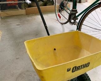 ORTHO GRASS SEED SPREADER