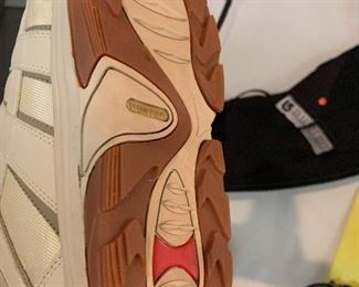 BURTON WOMEN’S MOTO SNOWBOARD BOOTS
