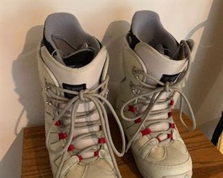 BURTON WOMEN’S MOTO SNOWBOARD BOOTS